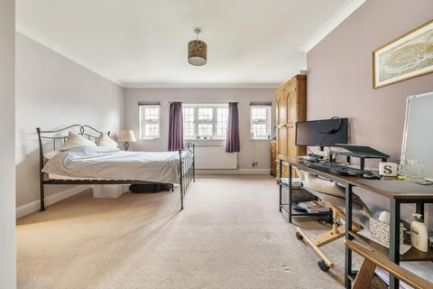 61 Elwill Way, Beckenham, BR3 6RY
