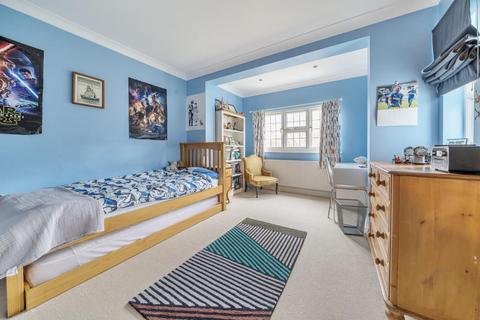 61 Elwill Way, Beckenham, BR3 6RY