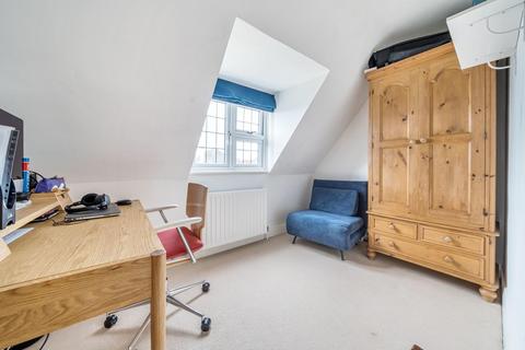 61 Elwill Way, Beckenham, BR3 6RY