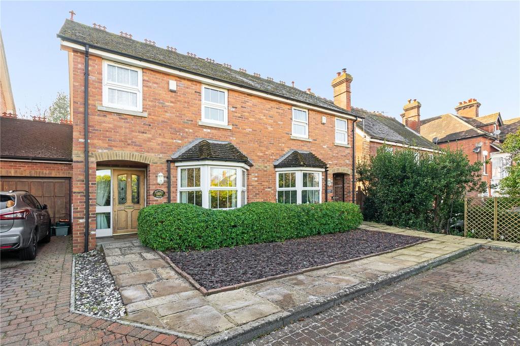Hastings Road, Pembury, Kent, TN2 2 bed semidetached house for sale