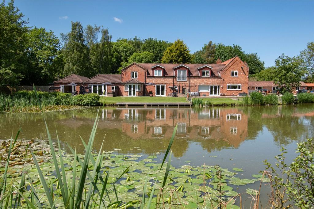 Soff Lane, Goxhill, North Lincs, DN19 7 bed detached house for sale £
