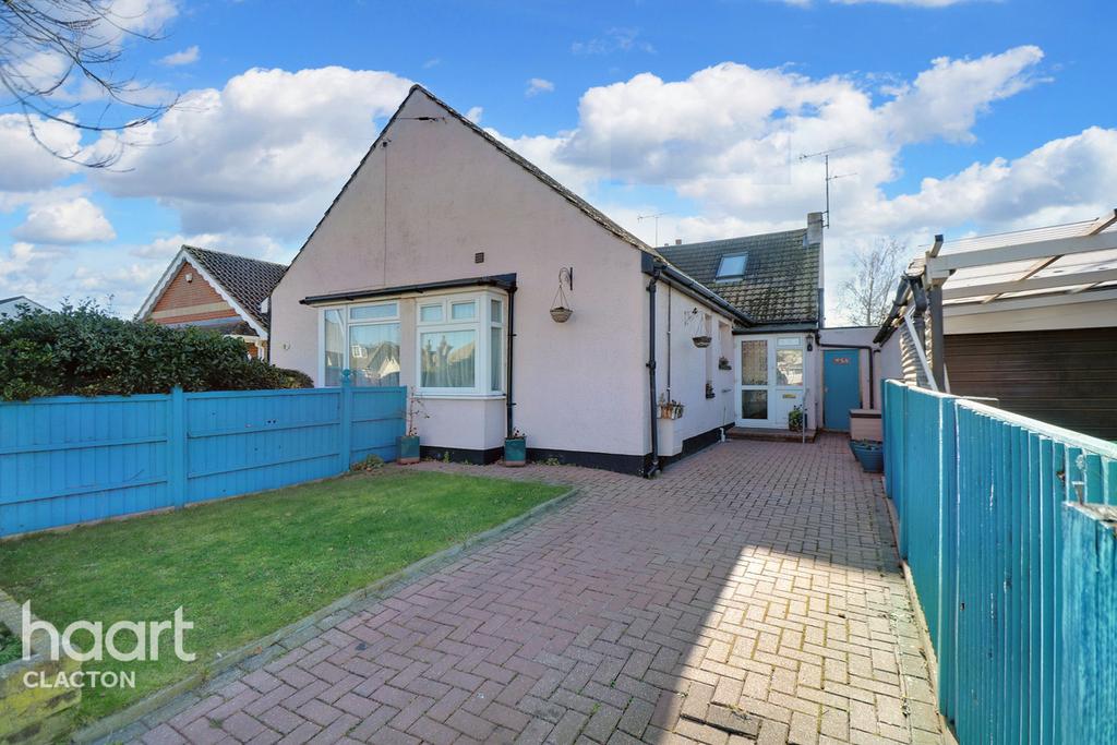 Gorse Lane, ClactonOnSea 2 bed semidetached bungalow £220,000