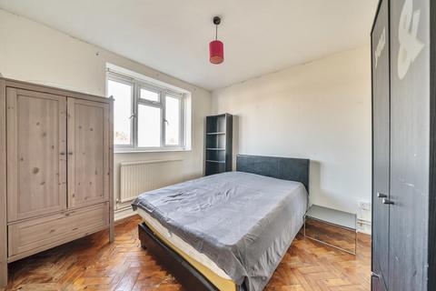39 Maple Avenue, London, W3 7LE