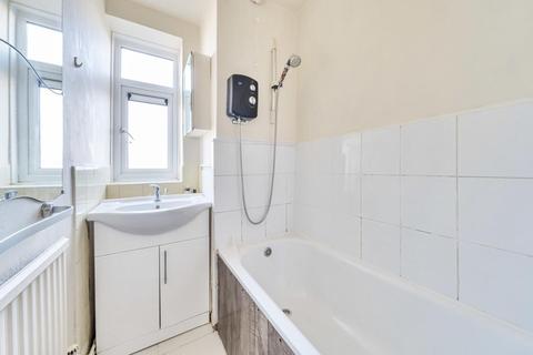 39 Maple Avenue, London, W3 7LE