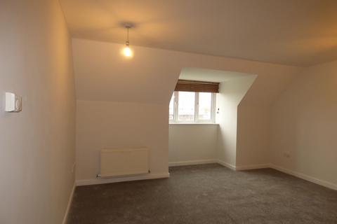 2 bedroom flat to rent, Sycamore Court, Grenfell Avenue, Hornchurch, RM12