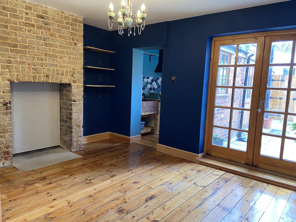 Dudley Road, Folkestone CT19 2 bed terraced house £1,000 pcm (£231 pw)