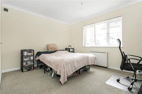 1 bedroom maisonette for sale, New Road, Staines-upon-Thames, Surrey, TW18
