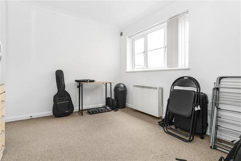 1 bedroom maisonette for sale, New Road, Staines-upon-Thames, Surrey, TW18