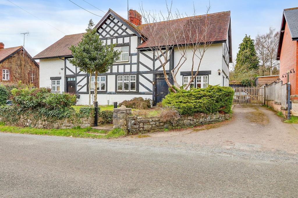 Blaisdon, Longhope, Gloucestershire. GL17 0AH 4 bed semidetached house