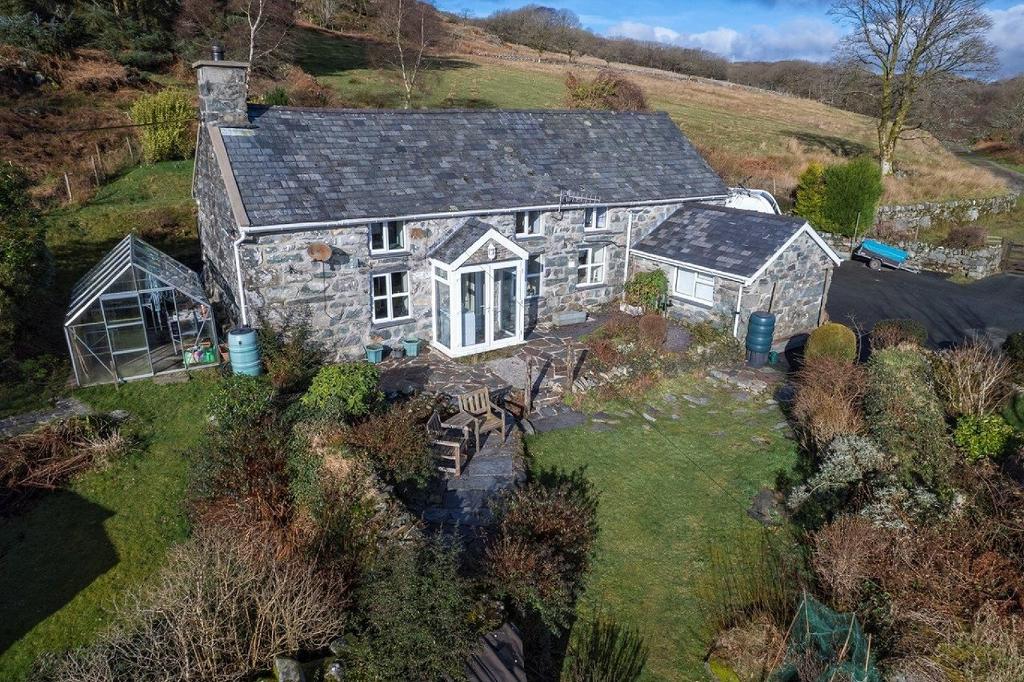 Bwthyn Moelfryn Uchaf, Trawsfynydd, LL41 4TS 2 bed detached house for