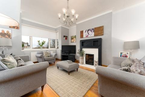 11 Lomondside Avenue, Clarkston, Glasgow, G76 7UQ