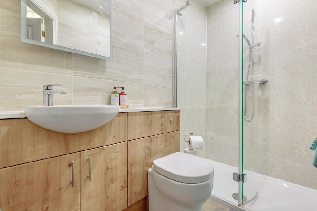 En Suite for Bedroom 3
