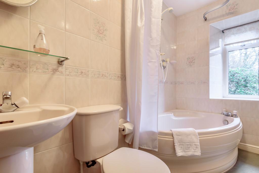 En Suite for Bedroom 3