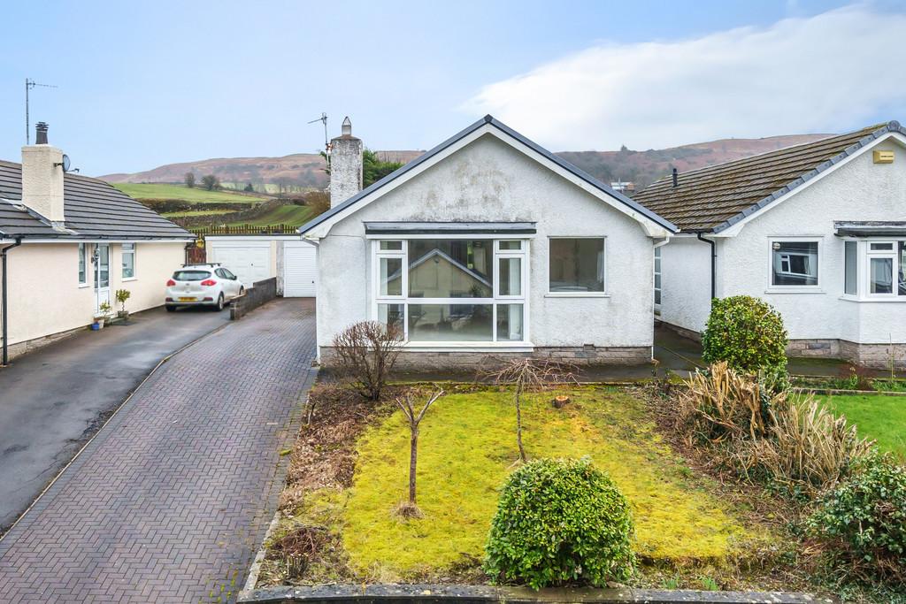5 Long Meadow Lane, Natland, Kendal, Cumbria LA9 7QZ 3 bed detached