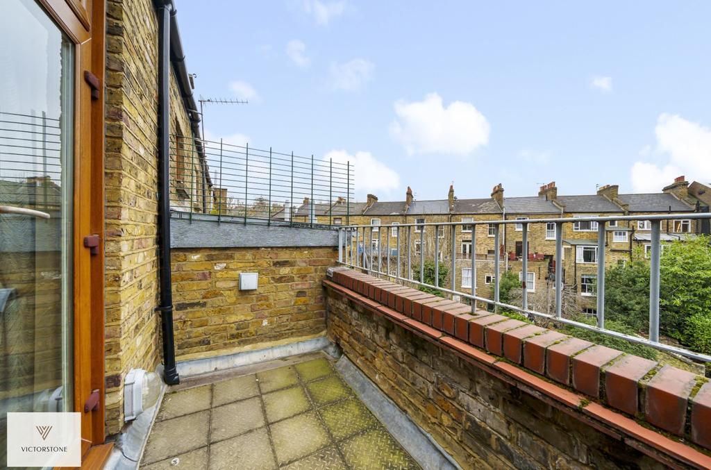 Perth Road, Finsbury Park, N4 6 bed semidetached house £1,200,000