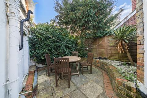 3 bedroom semi-detached house for sale, Ye Olde House and Shop, Church Square, Shepperton, TW17