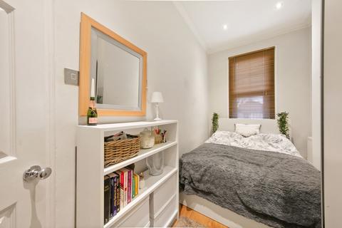 3 bedroom maisonette for sale, Anson Road, London