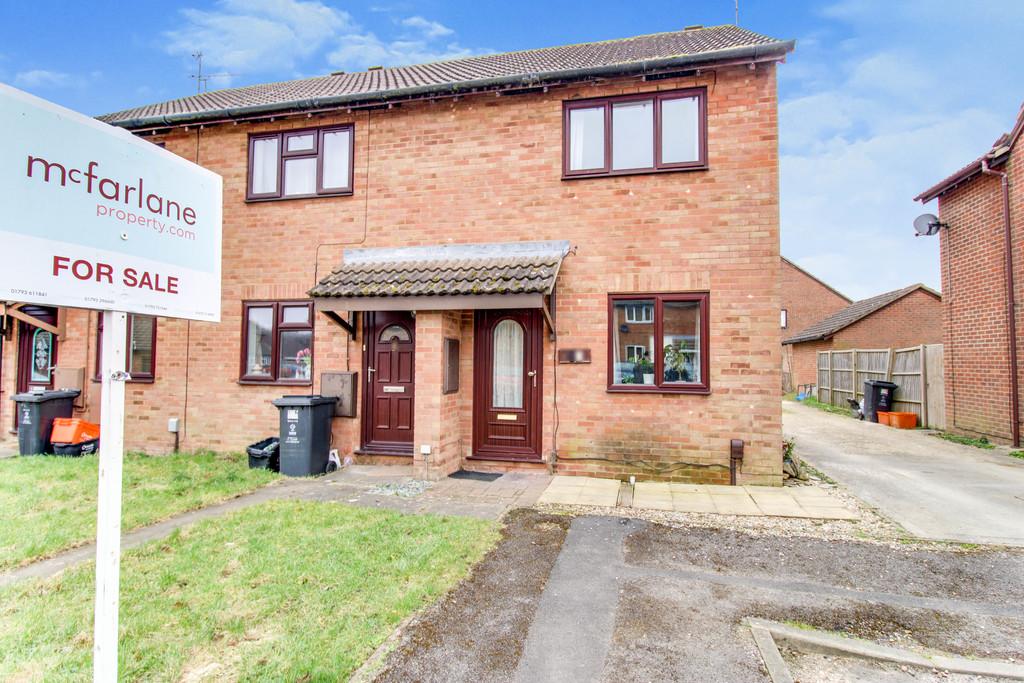 Sandpiper Bridge, Covingham, Swindon 2 bed end of terrace house for