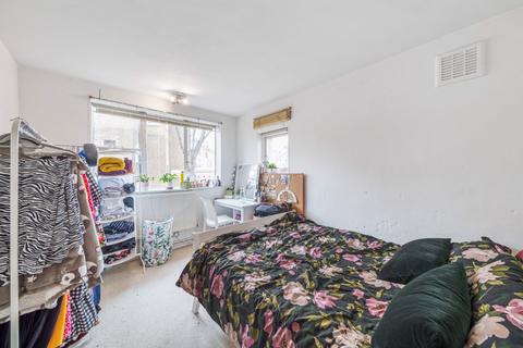 2 bedroom apartment to rent, Clifton Gardens, Little Venice, W9