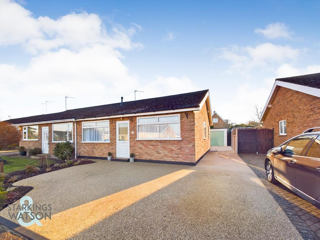 Braydeston Crescent, Brundall, Norwich 3 bed semidetached bungalow for