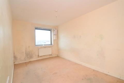 2 bedroom flat for sale, Tideslea Path, London, SE28 0NA