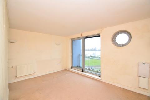 2 bedroom flat for sale, Tideslea Path, London, SE28 0NA