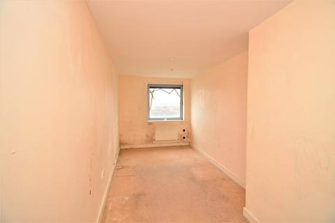 2 bedroom flat for sale, Tideslea Path, London, SE28 0NA