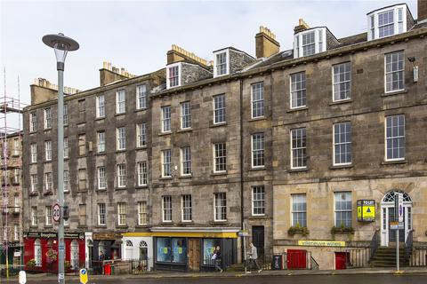 3 bedroom flat to rent, (4f2) Broughton Street, New Town, Edinburgh, EH1