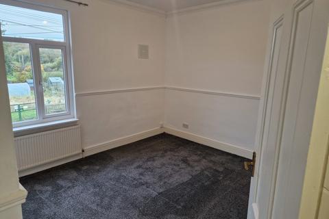 2 bedroom terraced house to rent, Aberford Road, Stanley, Stanley, West Yorkshire