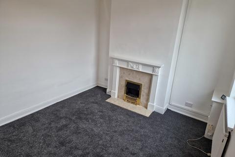 2 bedroom terraced house to rent, Aberford Road, Stanley, Stanley, West Yorkshire