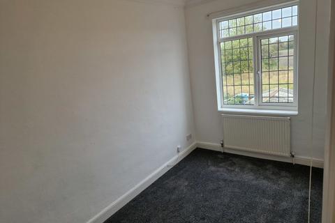 2 bedroom terraced house to rent, Aberford Road, Stanley, Stanley, West Yorkshire