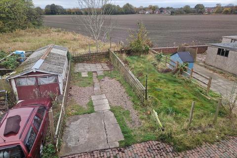 2 bedroom terraced house to rent, Aberford Road, Stanley, Stanley, West Yorkshire