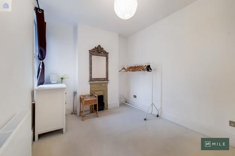 2 bedroom flat to rent, Bramston Road, London