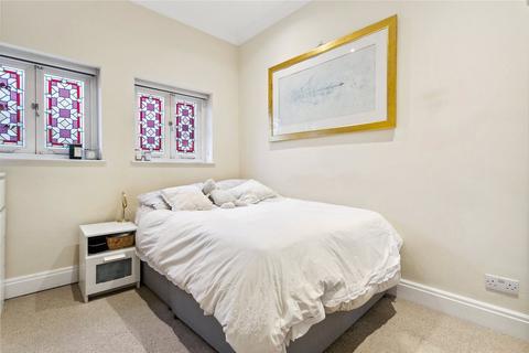 2 bedroom flat to rent, Margravine Gardens, London