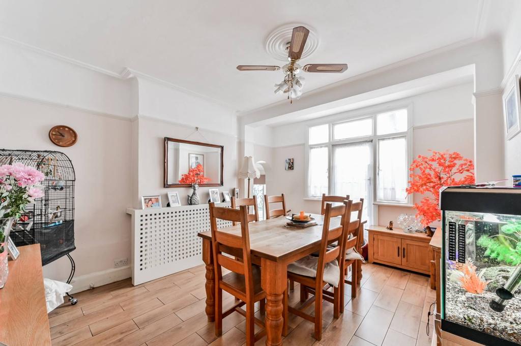 Salisbury Hall Gardens, Chingford, London, E4 4 bed semidetached house
