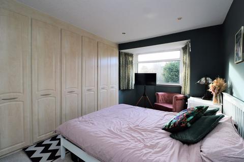 9 Canberra Road, Walsall, WS5 3NH