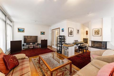 14 Highgate Close, London, N6 4SD