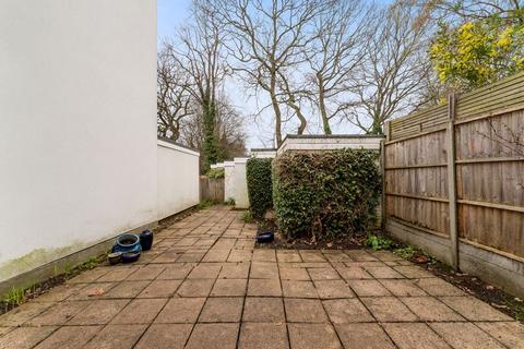 14 Highgate Close, London, N6 4SD