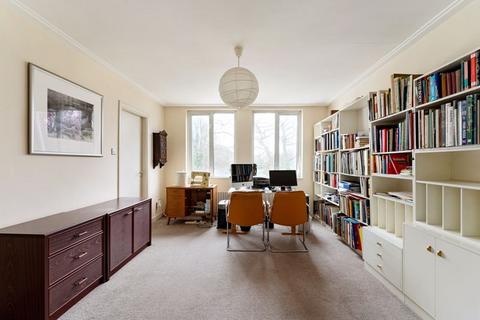 14 Highgate Close, London, N6 4SD