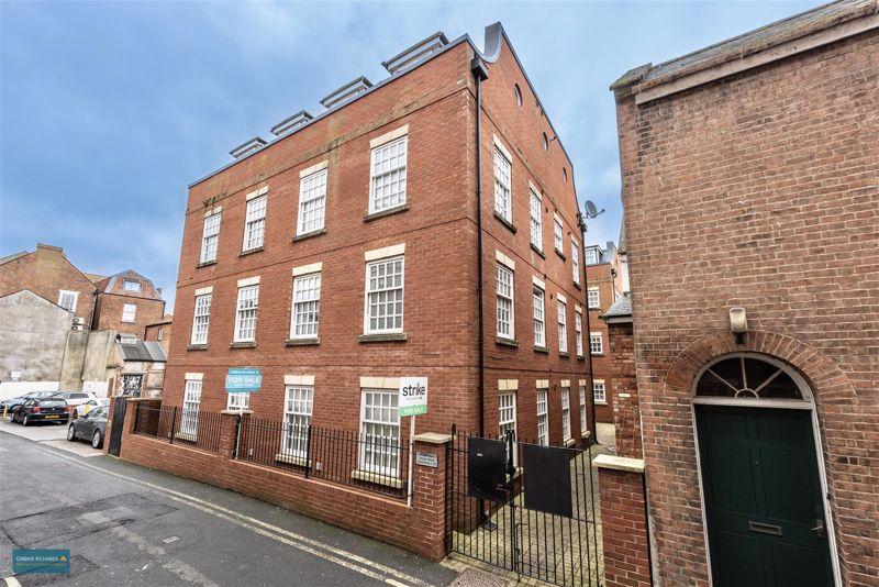 Street, Bridgwater 2 bed flat for sale £110,000