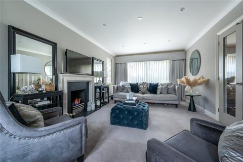 16 Highacre, Dorking, RH4 3BF