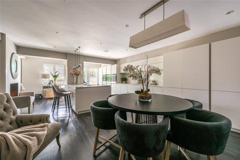 16 Highacre, Dorking, RH4 3BF