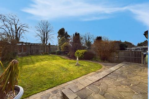 205 Purfleet Road, Aveley, South Ockendon, RM15 4DT