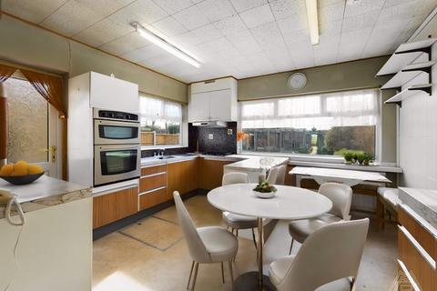 205 Purfleet Road, Aveley, South Ockendon, RM15 4DT