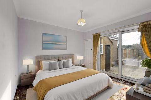 205 Purfleet Road, Aveley, South Ockendon, RM15 4DT