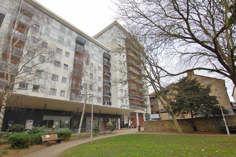2 bedroom flat for sale, New Road, Brentwood