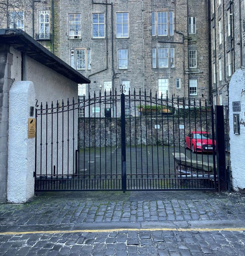 17 Dublin Street, Edinburgh... Parking