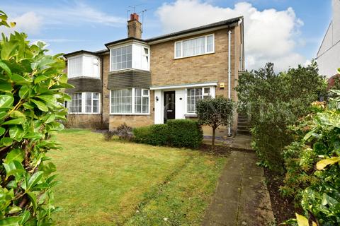 2 bedroom ground floor maisonette for sale, Clifford Road, Barnet, EN5