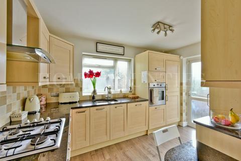 2 bedroom ground floor maisonette for sale, Clifford Road, Barnet, EN5