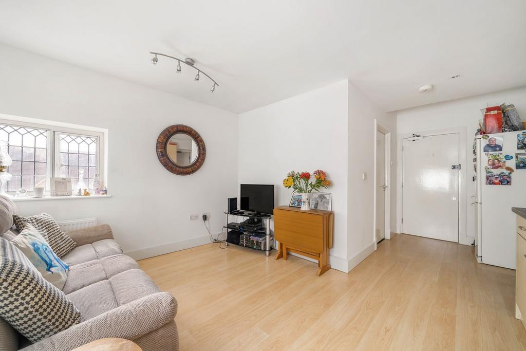 Kent Road, West Wickham, BR4 1 bed apartment £235,000
